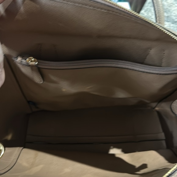 Authentic! Michael Kors tote w long strap included - Picture 5 of 11